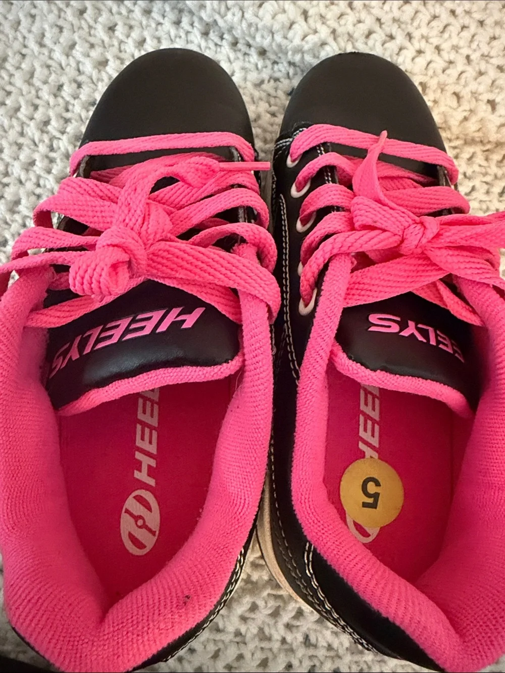 Heelys girls Black & Pink Wheel Skate Sneakers size 5